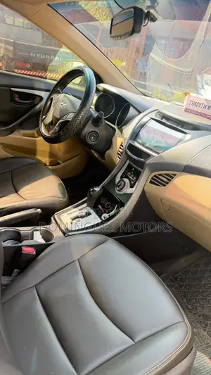 Hyundai Elantra 2012 White