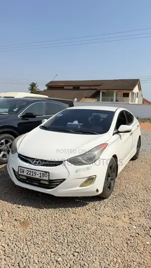 Hyundai Elantra 2012 White