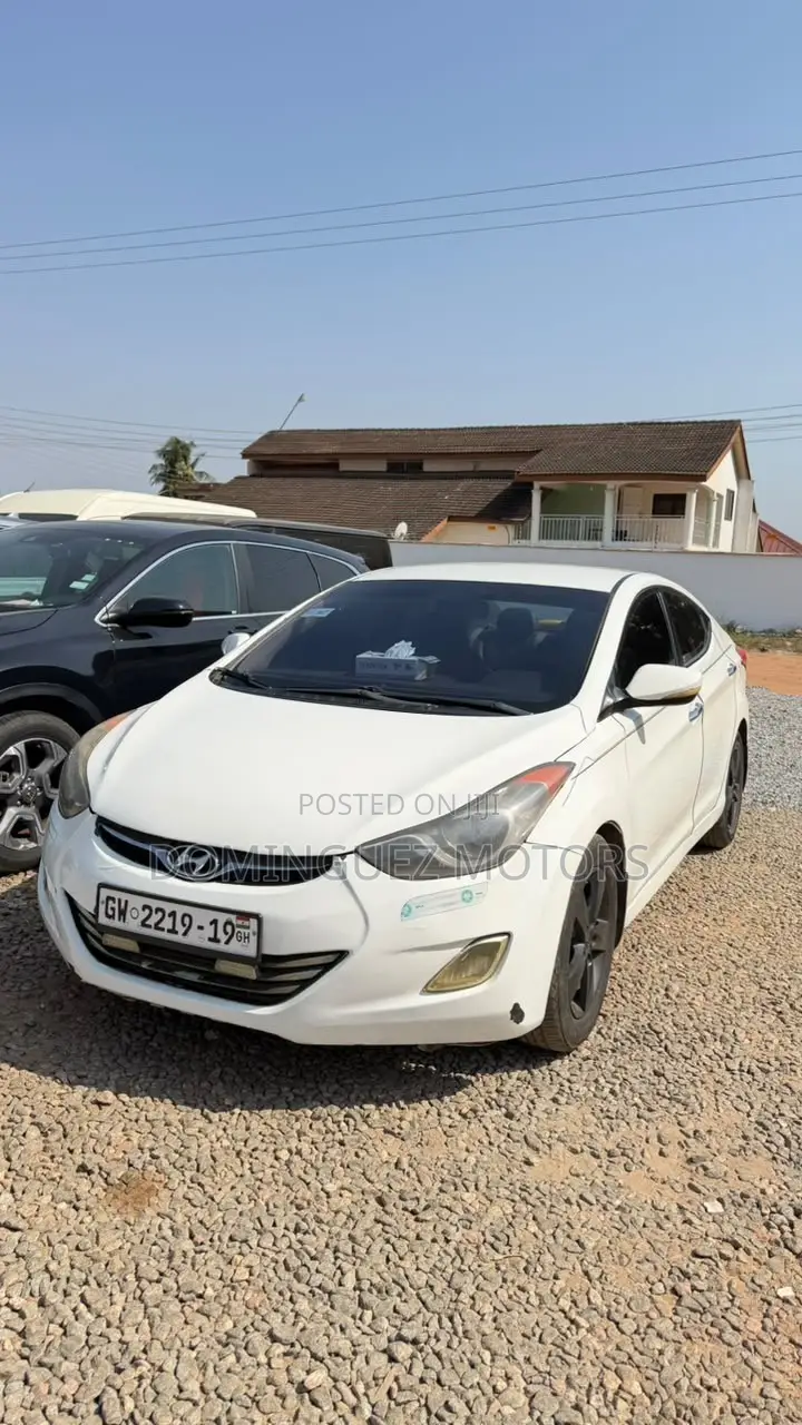 Hyundai Elantra 2012 White