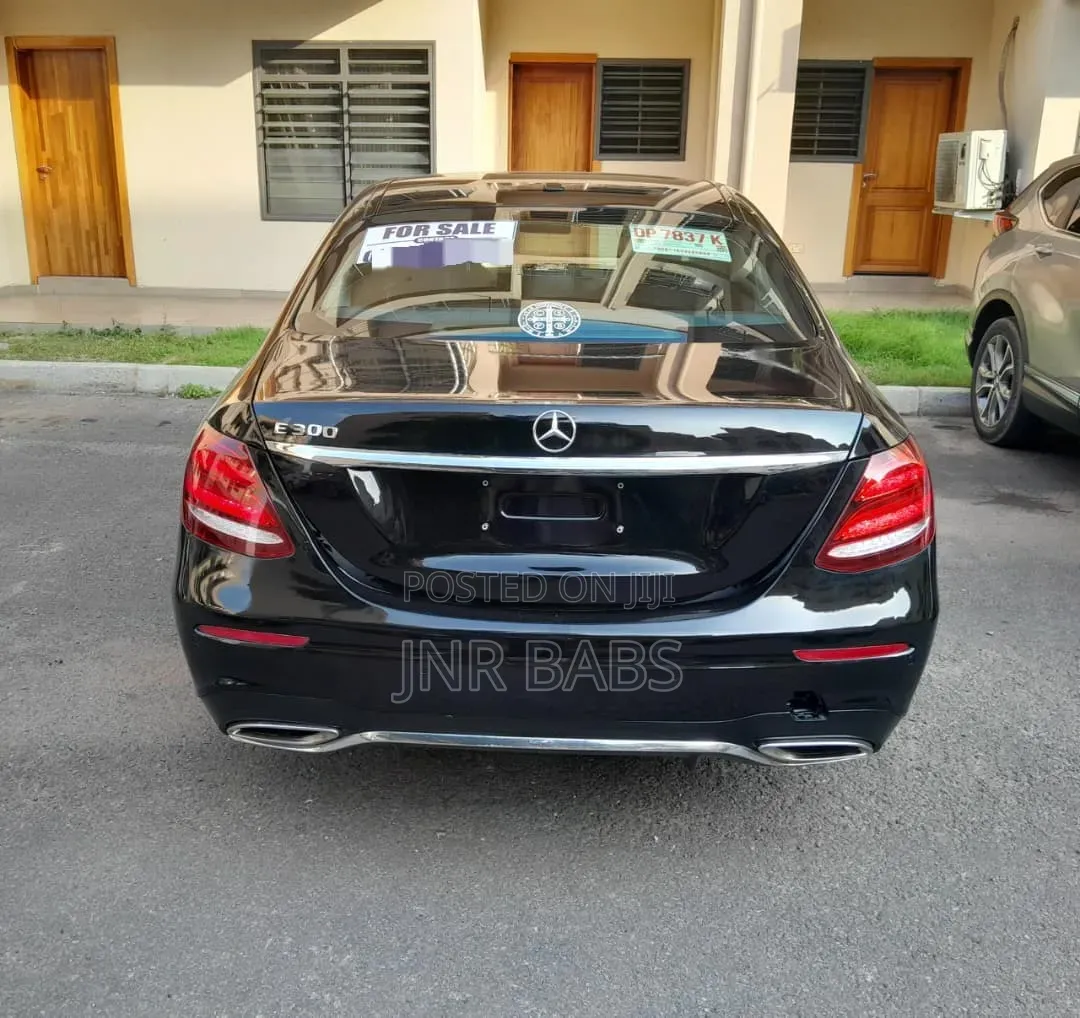Mercedes-Benz E300 2018 Black