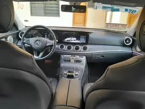 Mercedes-Benz E300 2018 Black