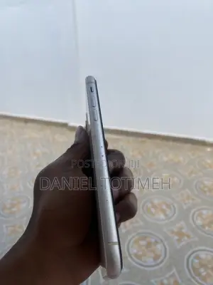 Apple iPhone 11 64 GB White