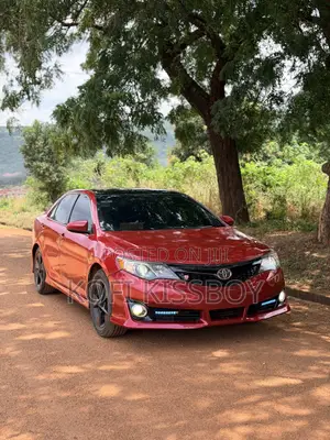 Toyota Camry SE 4dr Sedan (2.5L 4cyl 6A) 2013 Red