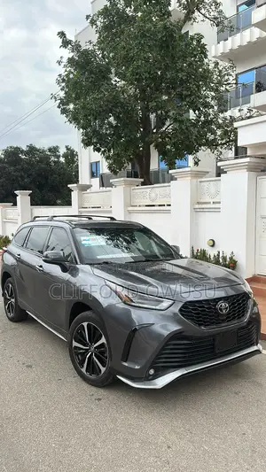 Toyota Highlander XSE 2022 Gray