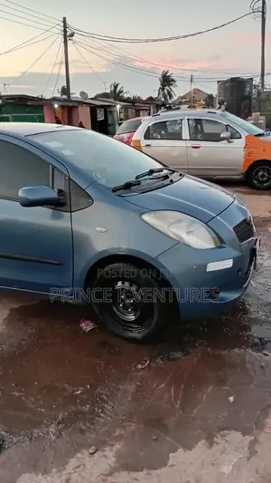 Toyota Yaris 2010 Blue
