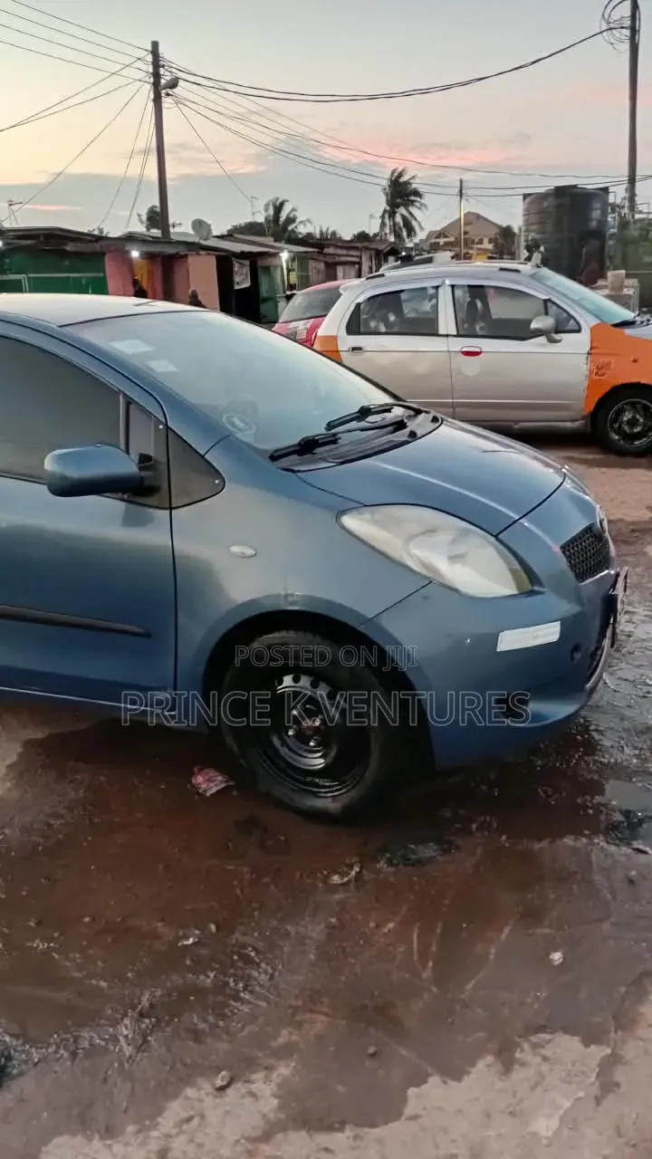 Toyota Yaris 2010 Blue