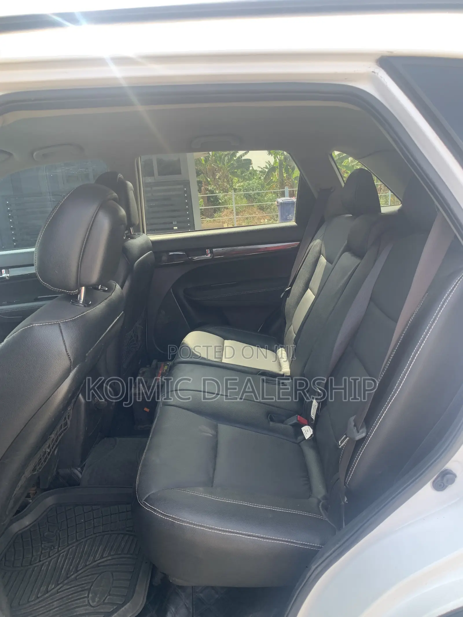 Kia Sorento 2012 White