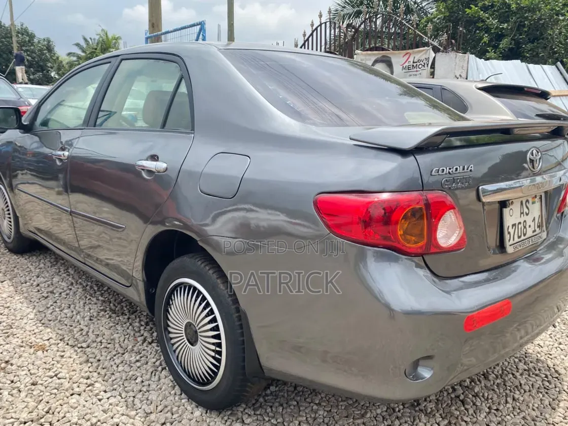 Toyota Corolla LE 4dr Sedan (1.8L 4cyl 4A) 2010 Gray
