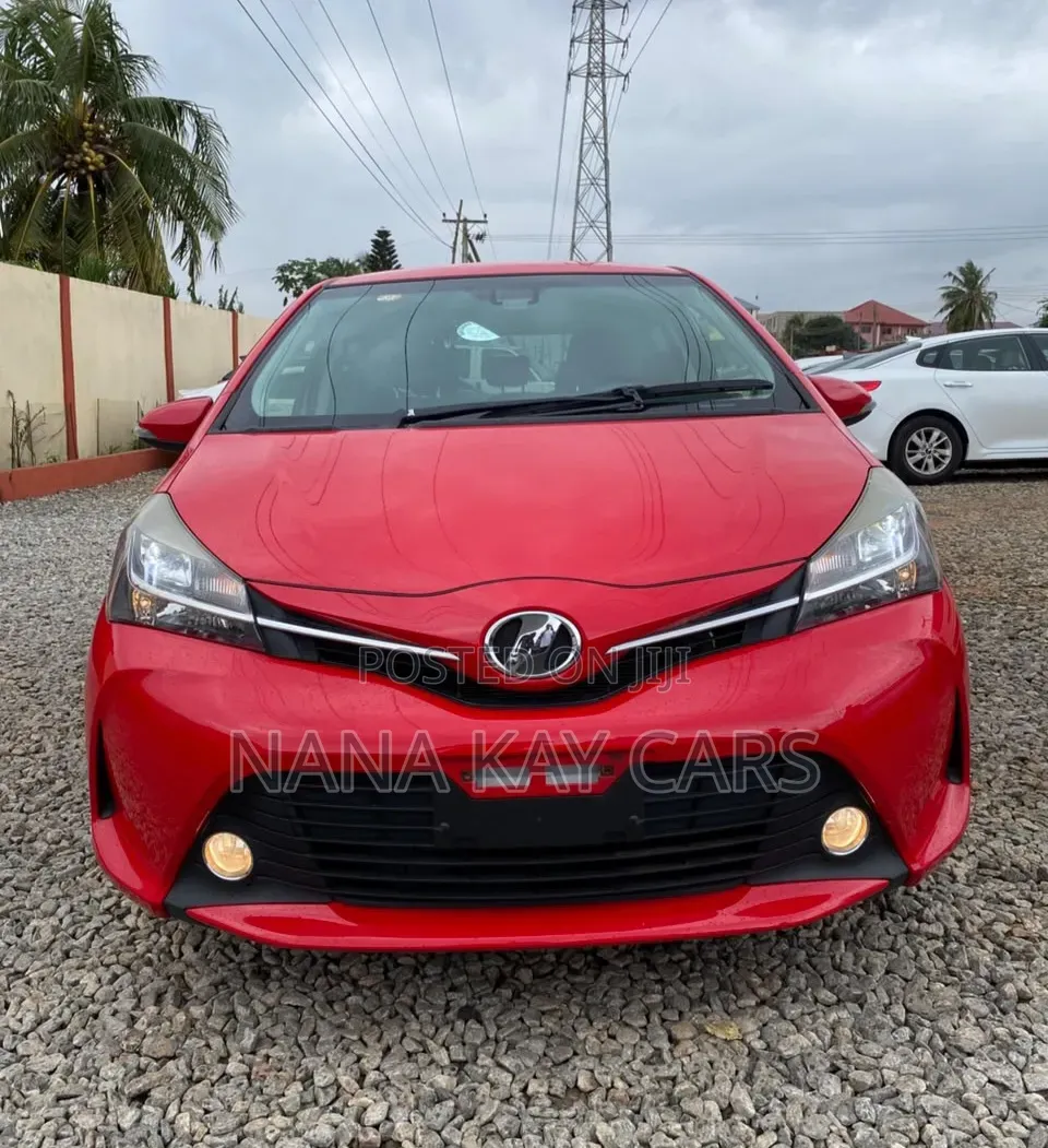 Toyota Vitz 1.3 AWD 5dr 2016 Red