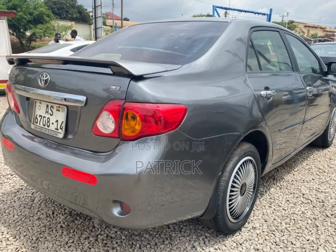 Toyota Corolla LE 4dr Sedan (1.8L 4cyl 4A) 2010 Gray