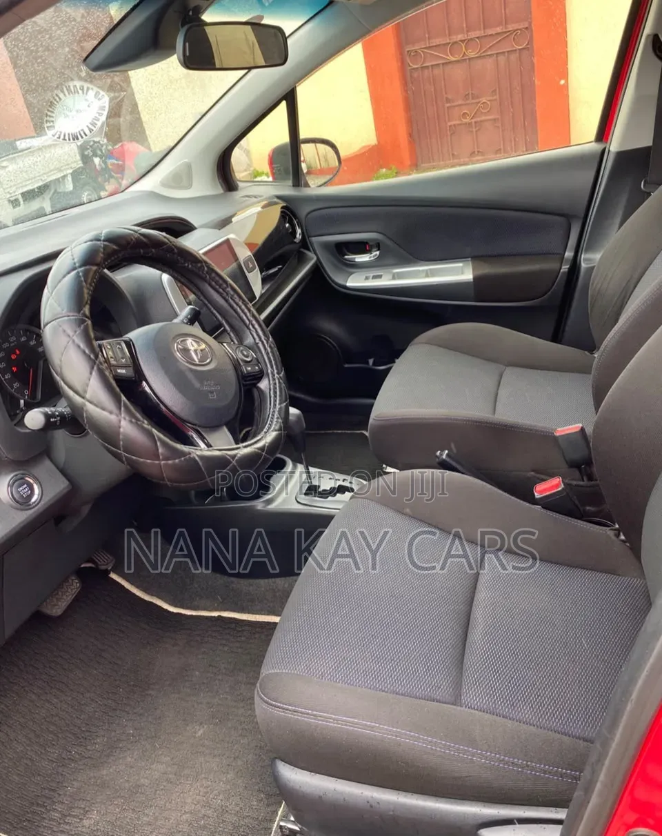Toyota Vitz 1.3 AWD 5dr 2016 Red