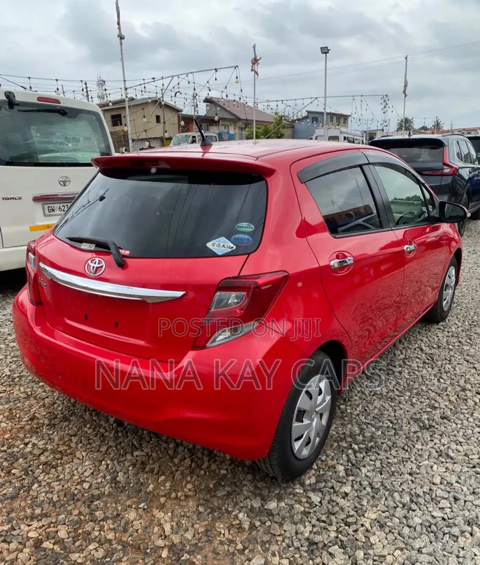 Toyota Vitz 1.3 AWD 5dr 2016 Red
