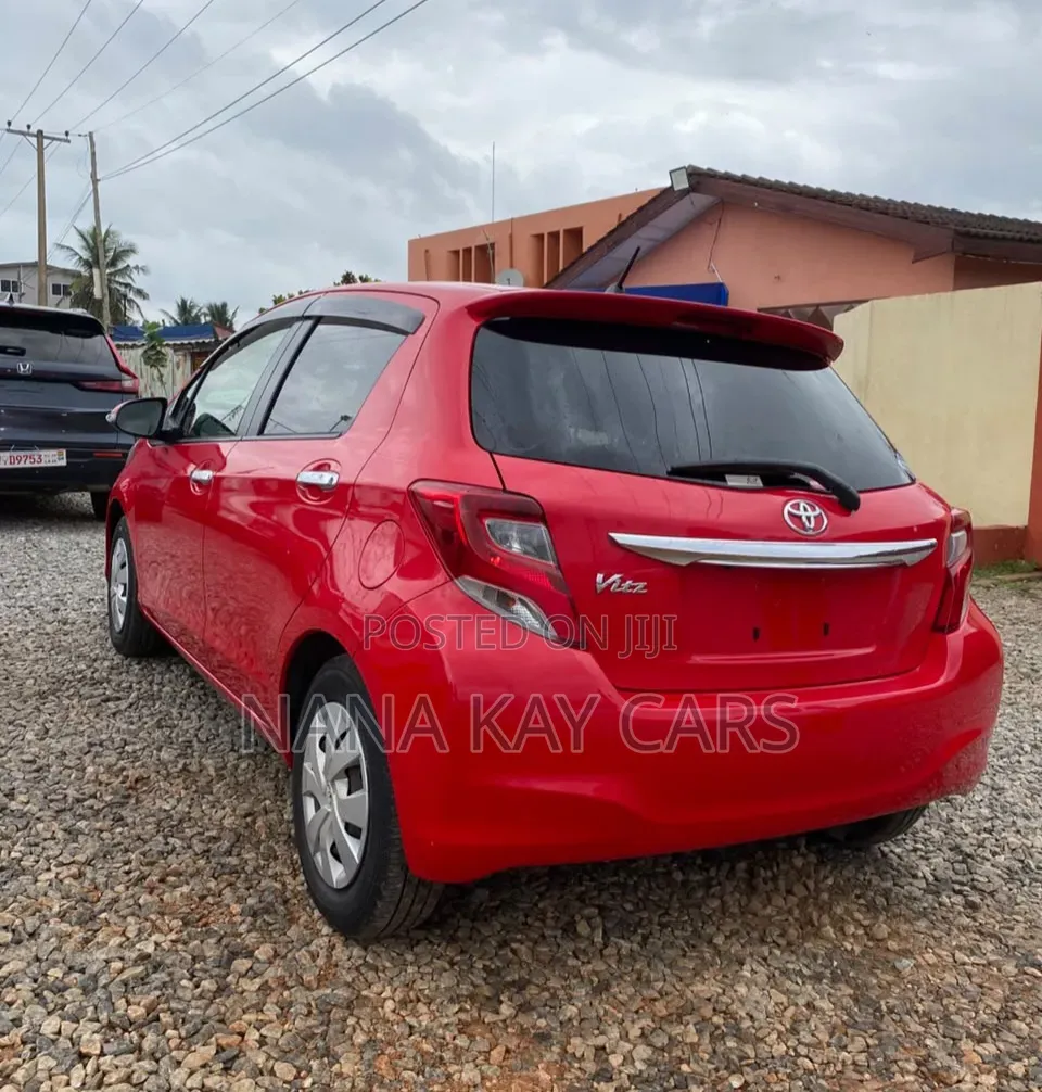 Toyota Vitz 1.3 AWD 5dr 2016 Red