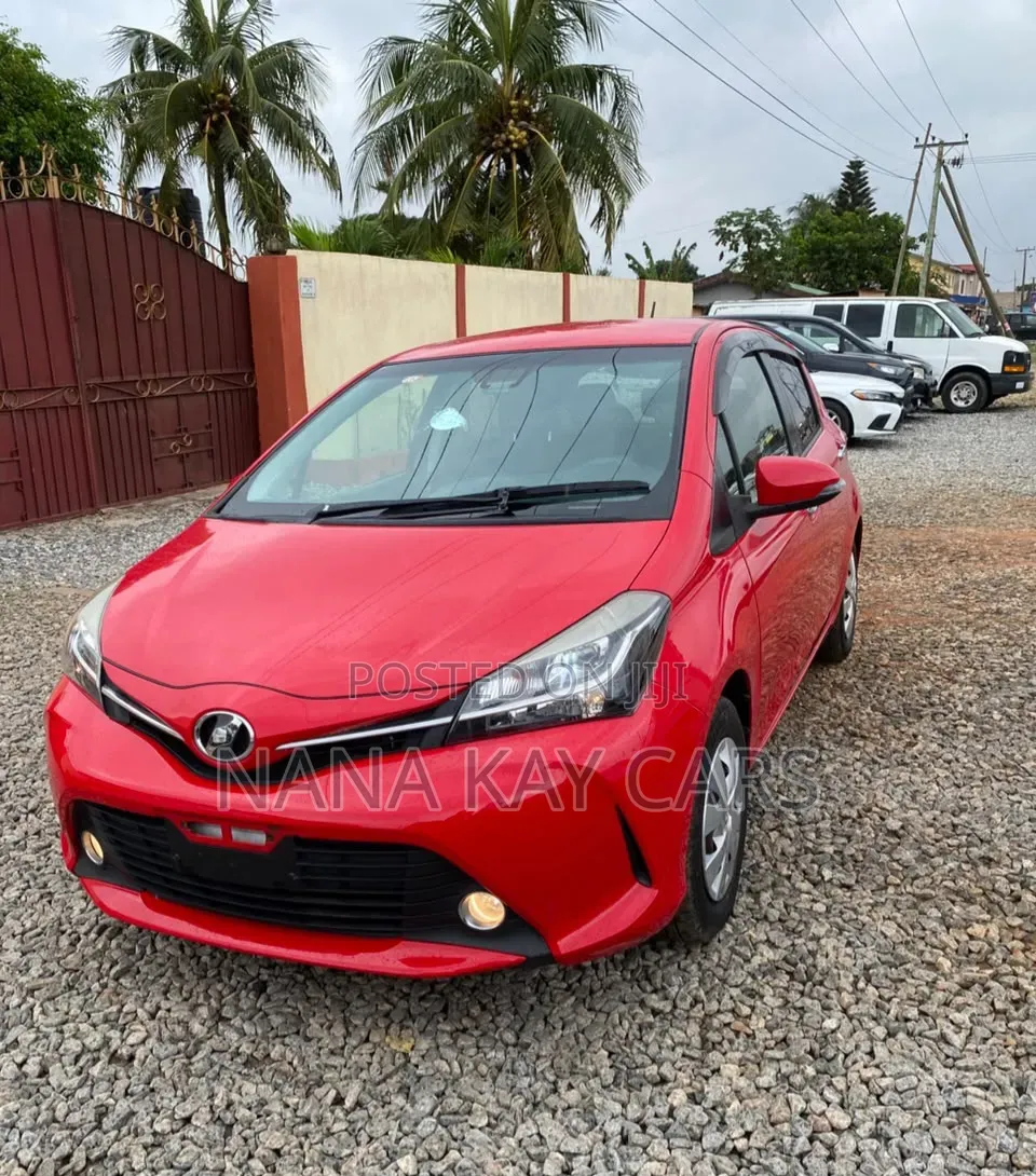 Toyota Vitz 1.3 AWD 5dr 2016 Red
