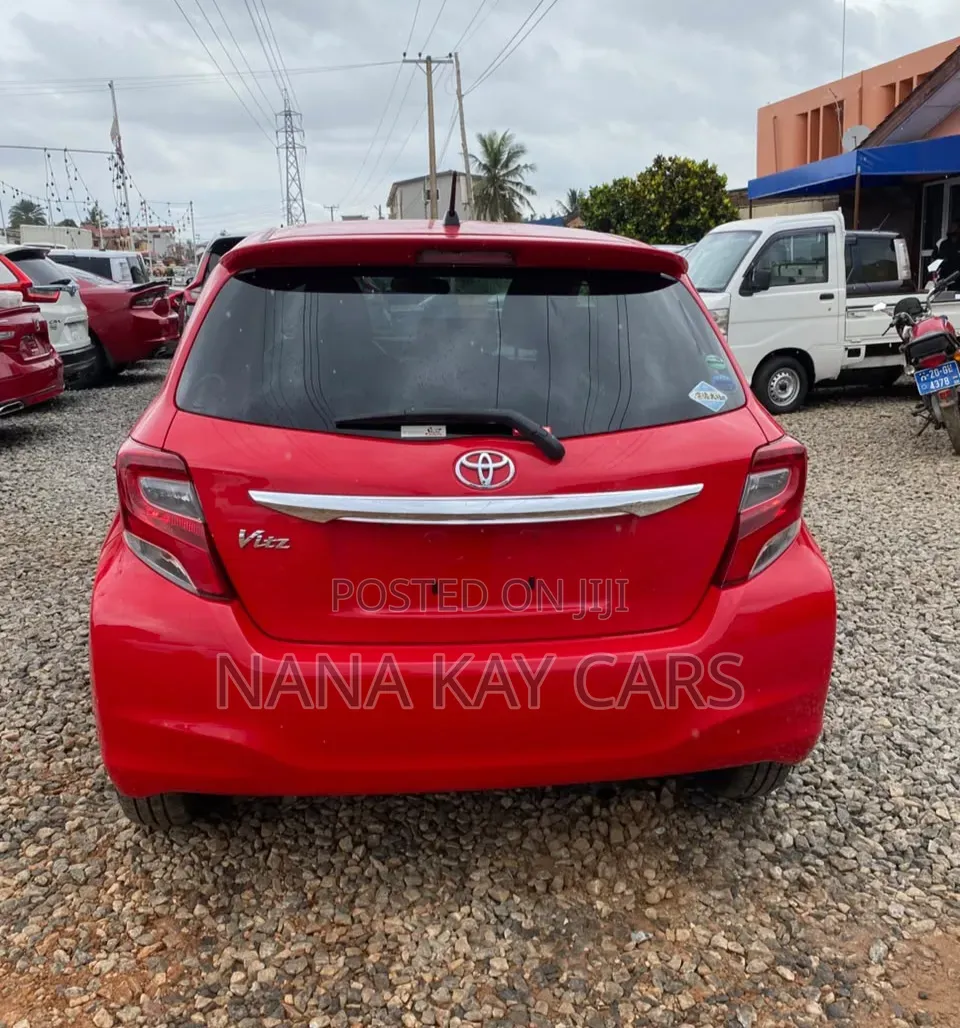 Toyota Vitz 1.3 AWD 5dr 2016 Red