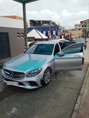 Mercedes-Benz C300 2017 Silver