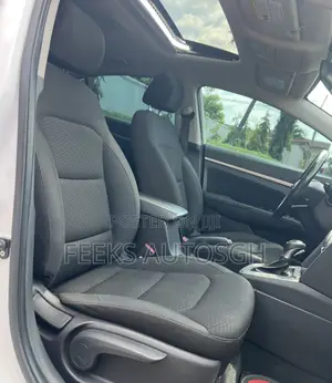 Hyundai Elantra Limited 2020 White