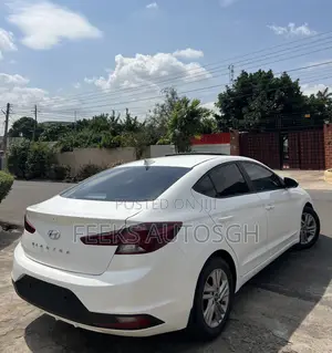 Hyundai Elantra Limited 2020 White