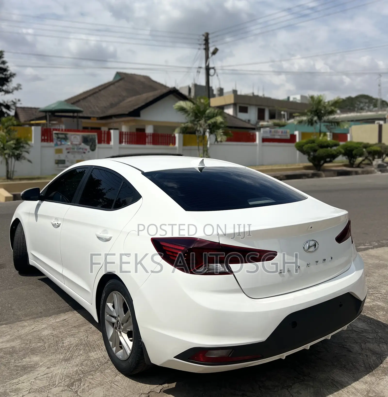 Hyundai Elantra Limited 2020 White