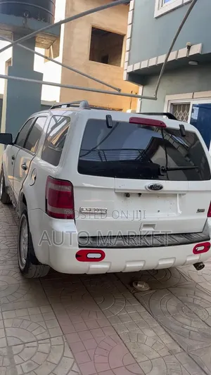 Ford Escape Limited 4WD V6 2009 White