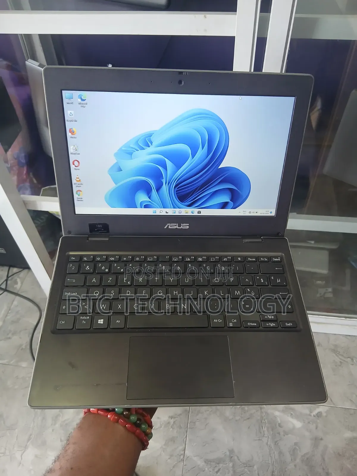 Laptop Asus ASUSPRO P2430UA 8GB Intel Celeron SSD 128GB