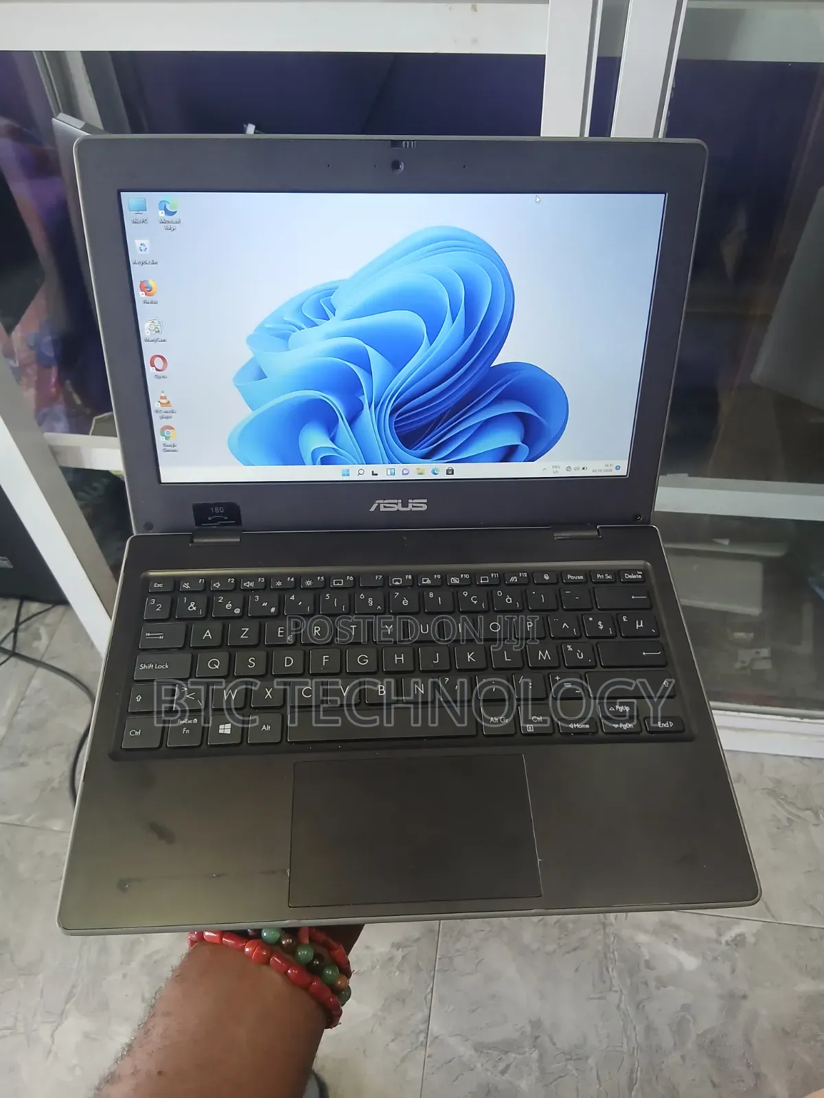 Laptop Asus ASUSPRO P2430UA 8GB Intel Celeron SSD 128GB