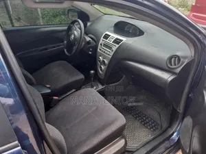 Toyota Yaris 2010 Blue