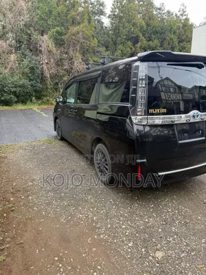 Toyota Voxy Hybrid V 2WD 7-Seater 2015 Black