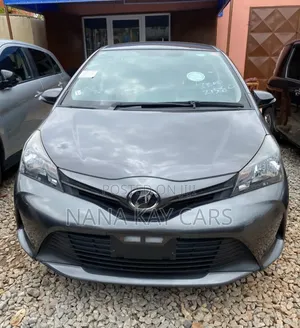 Toyota Vitz 1.3 AWD 5dr 2015 Gray