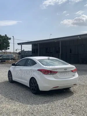 Hyundai Elantra 2012 White