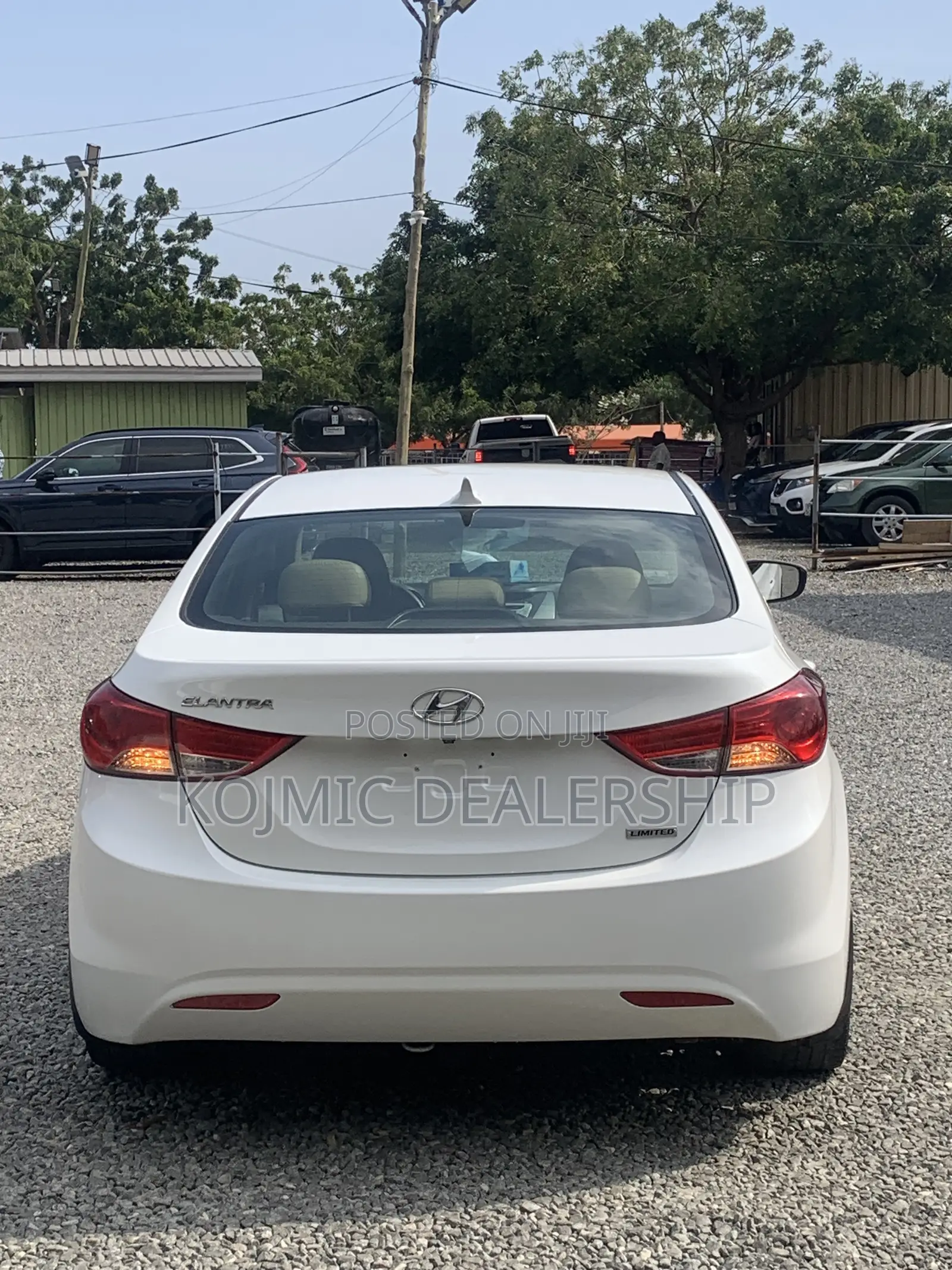 Hyundai Elantra 2012 White