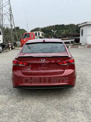 Hyundai Elantra Limited Sedan FWD (2.0L 4cyl 6A) 2017 Red