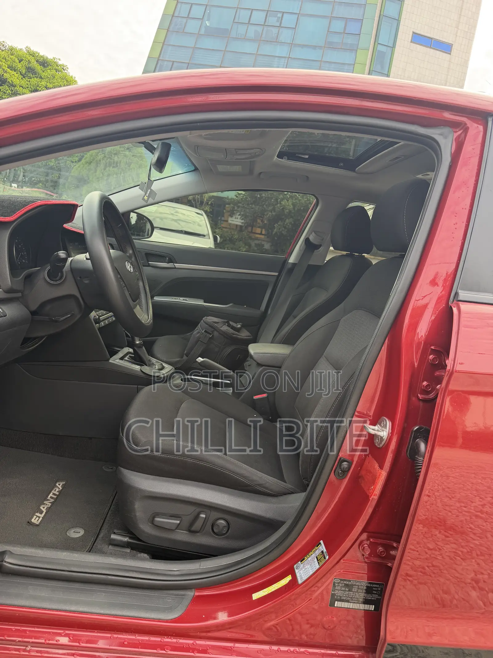 Hyundai Elantra Limited Sedan FWD (2.0L 4cyl 6A) 2017 Red