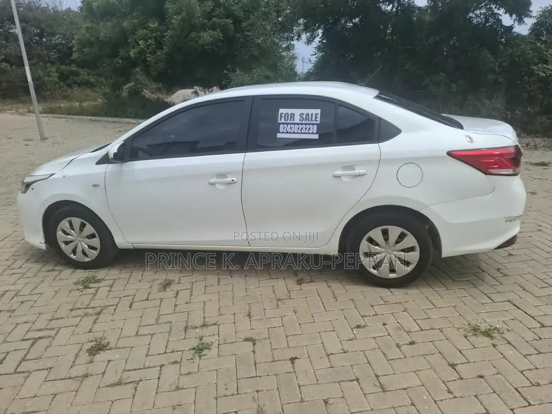 Toyota Yaris 2018 White