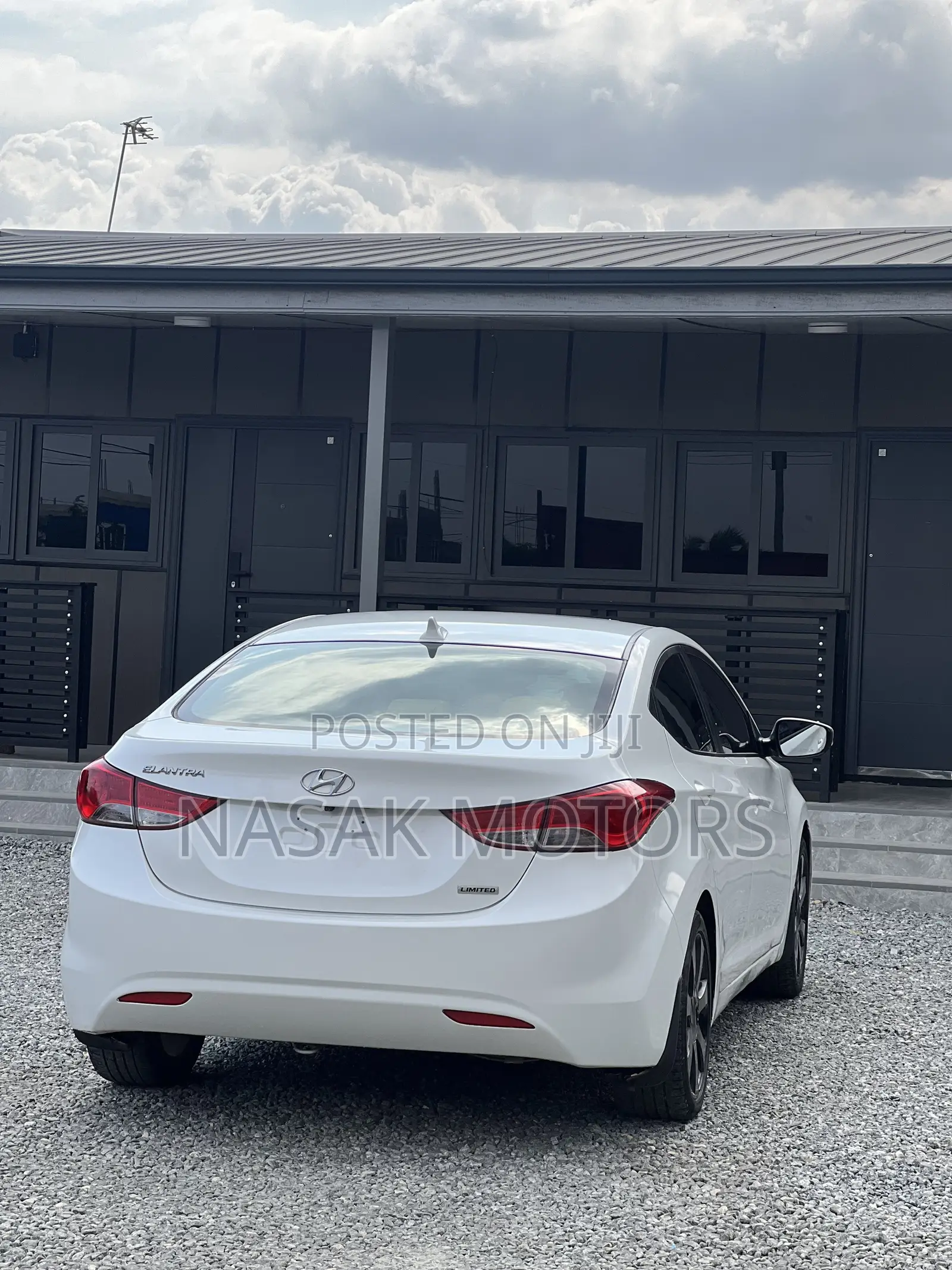 Hyundai Elantra Limited 2012 White