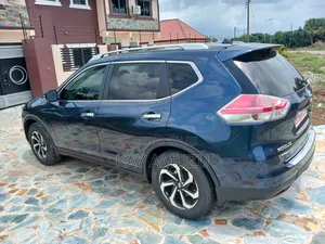 Nissan Rogue SV AWD 2016 Blue
