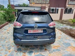 Nissan Rogue SV AWD 2016 Blue