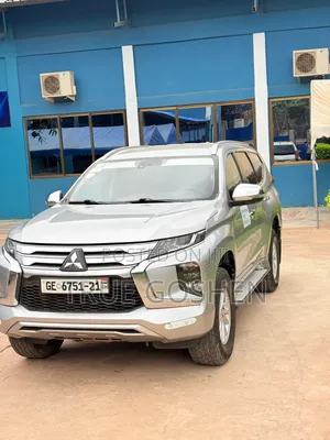 Mitsubishi Pajero 2021 Silver