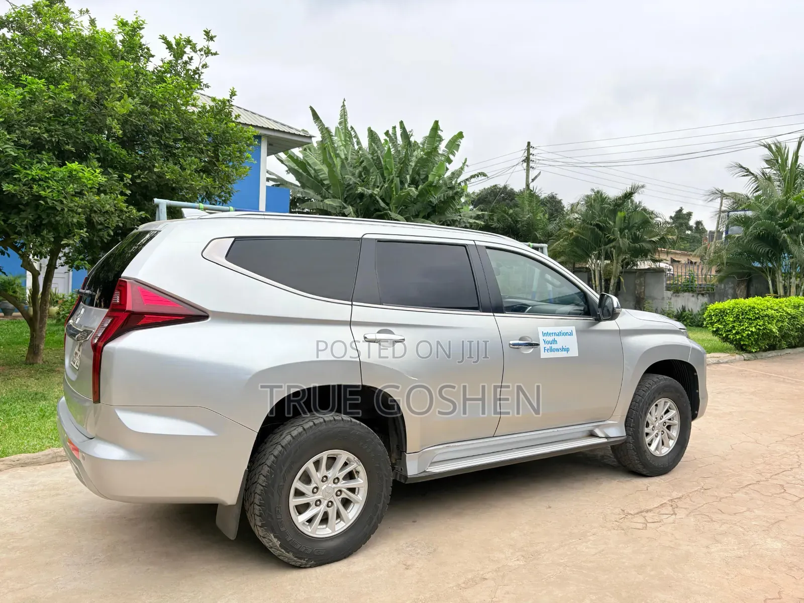 Mitsubishi Pajero 2021 Silver