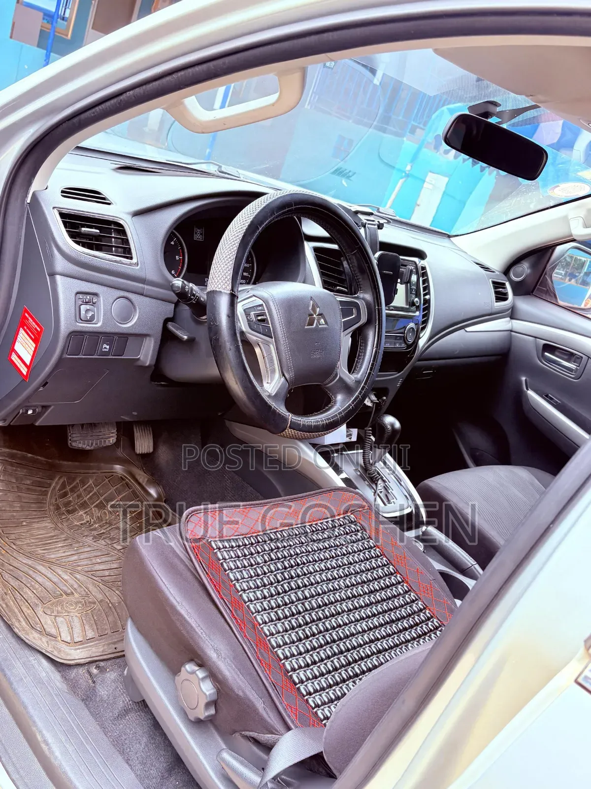 Mitsubishi Pajero 2021 Silver