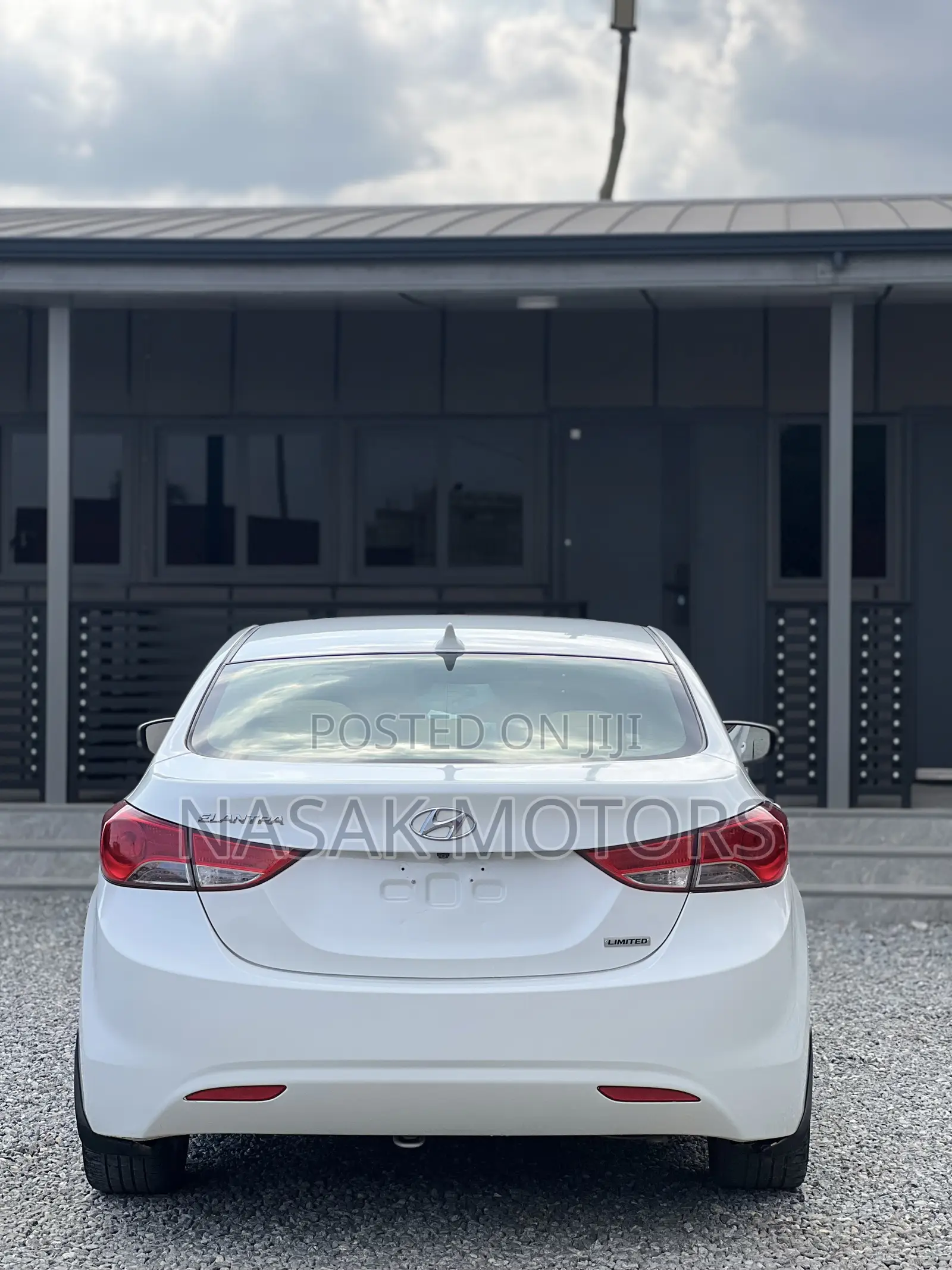 Hyundai Elantra Limited 2012 White