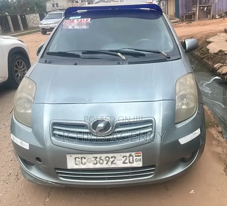 Toyota Vitz 2007 Green