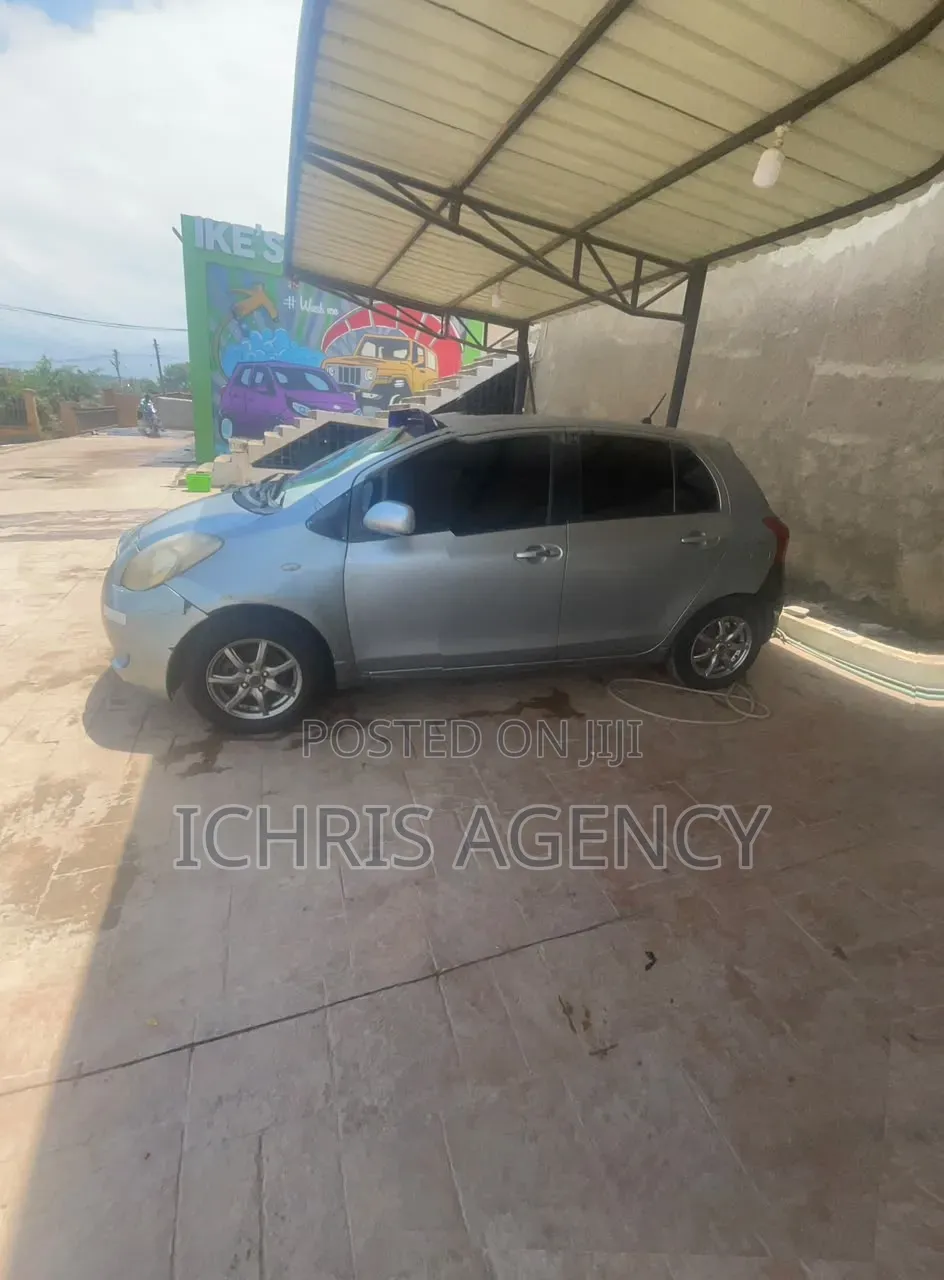 Toyota Vitz 2007 Green