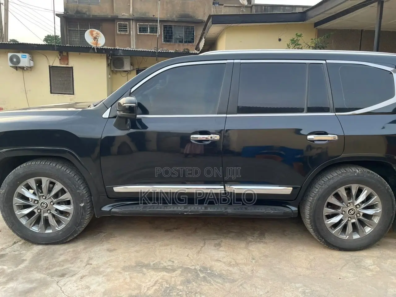 Toyota Landcruiser V8 for Rent
