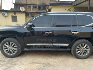 Toyota Landcruiser V8 for Rent