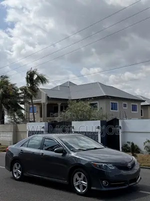 Toyota Camry SE 4dr Sedan (2.5L 4cyl 6A) 2014 Gray