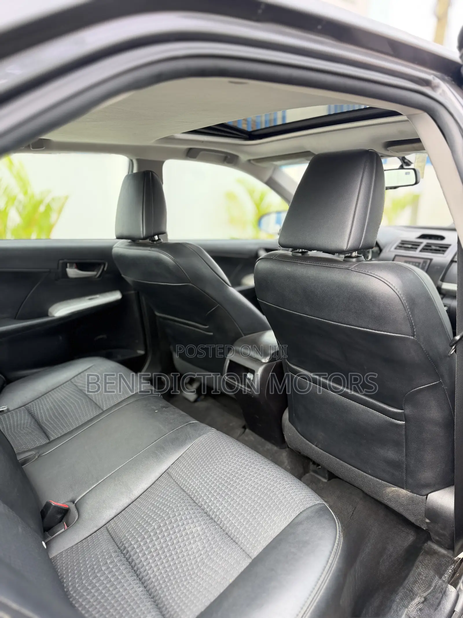 Toyota Camry SE 4dr Sedan (2.5L 4cyl 6A) 2014 Gray