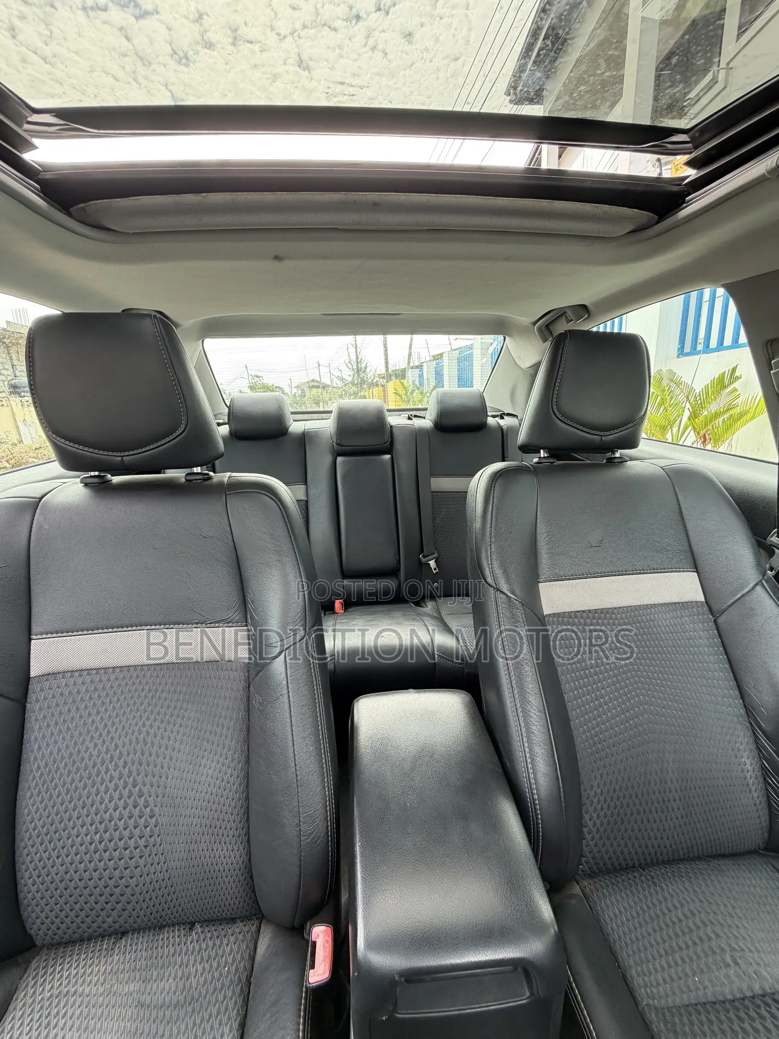 Toyota Camry SE 4dr Sedan (2.5L 4cyl 6A) 2014 Gray