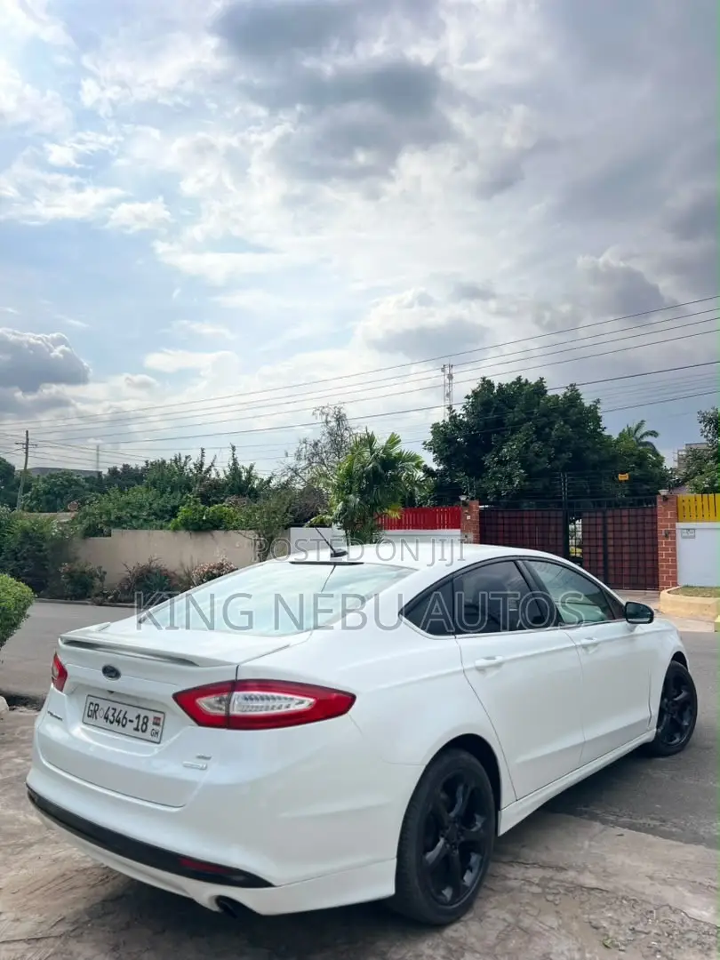 Ford Fusion SE 4dr Sedan (2.5L 4cyl 6A) 2014 White