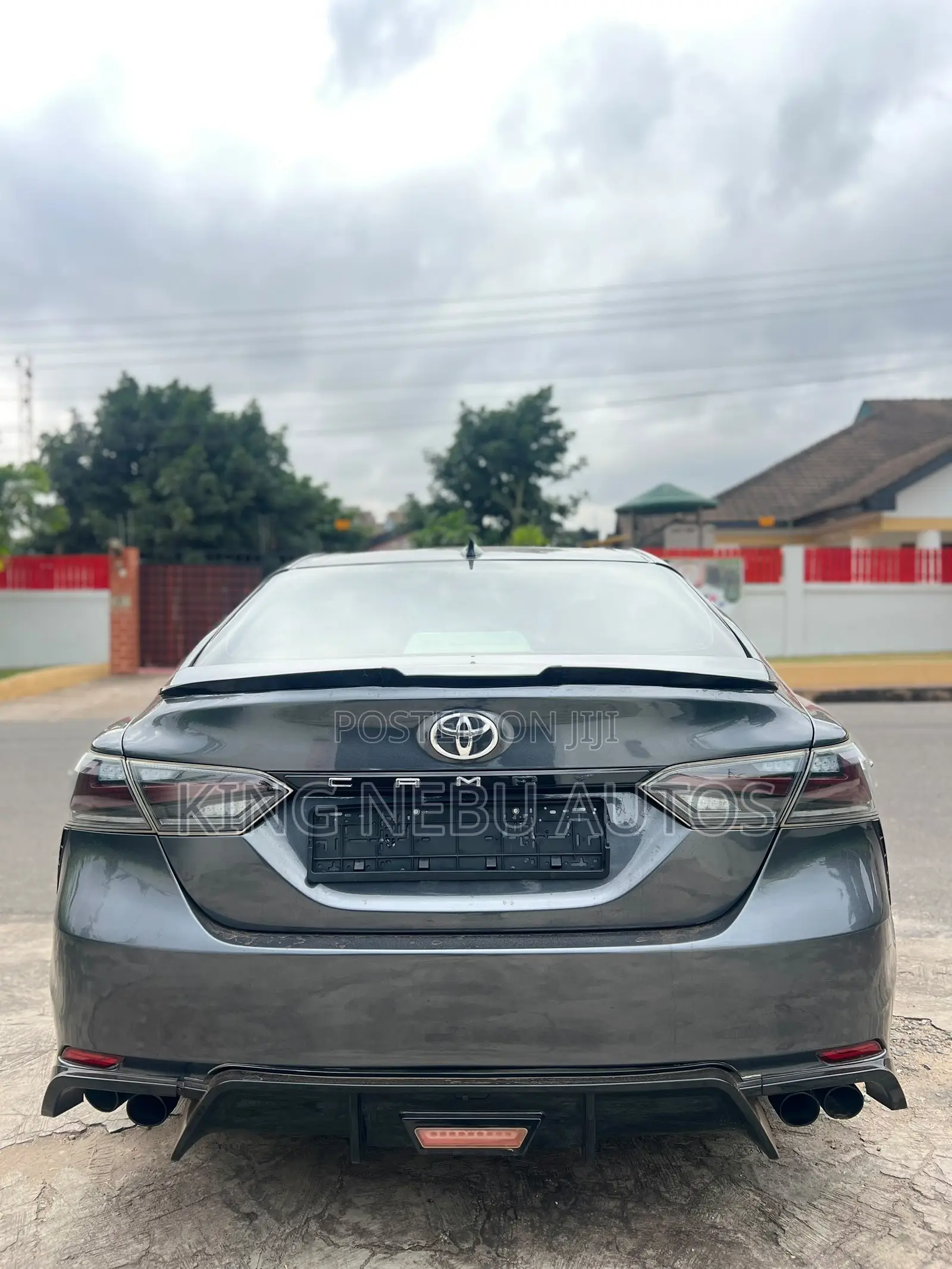Toyota Camry SE Nightshade FWD 2020 Gray